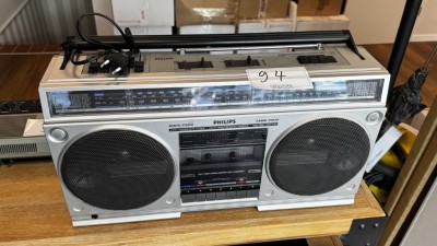 1 Ghettoblaster Philips 4 Band D8434